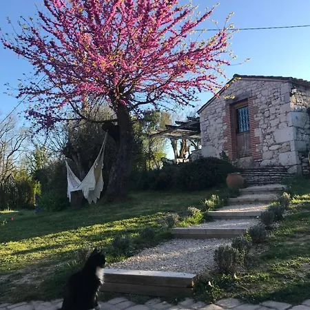 Le Bouyssou Nocleg ze śniadaniem *